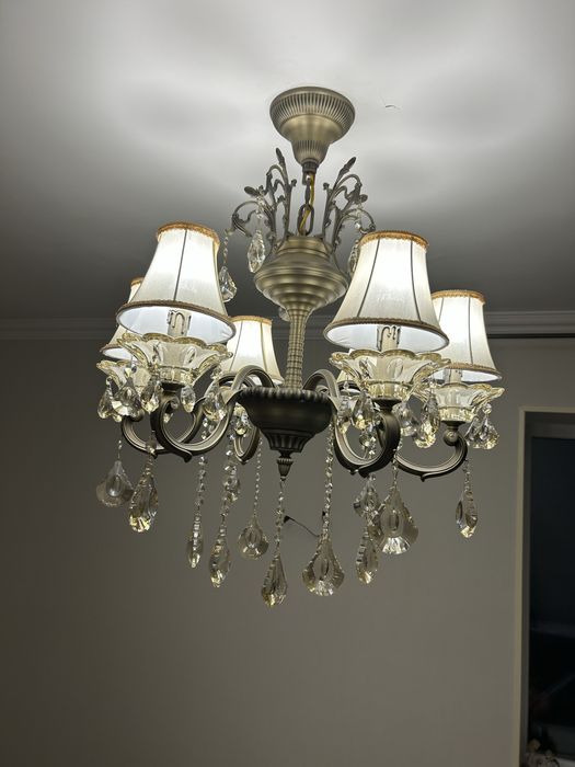 ЛЮСТРА для вашоі вітальні