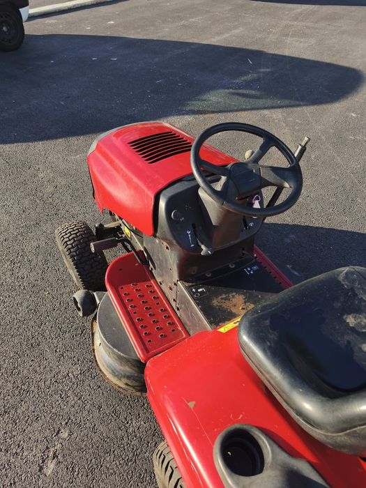 Máquina de cortar a relva