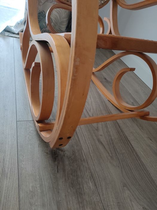 Fotel bujany na płozach