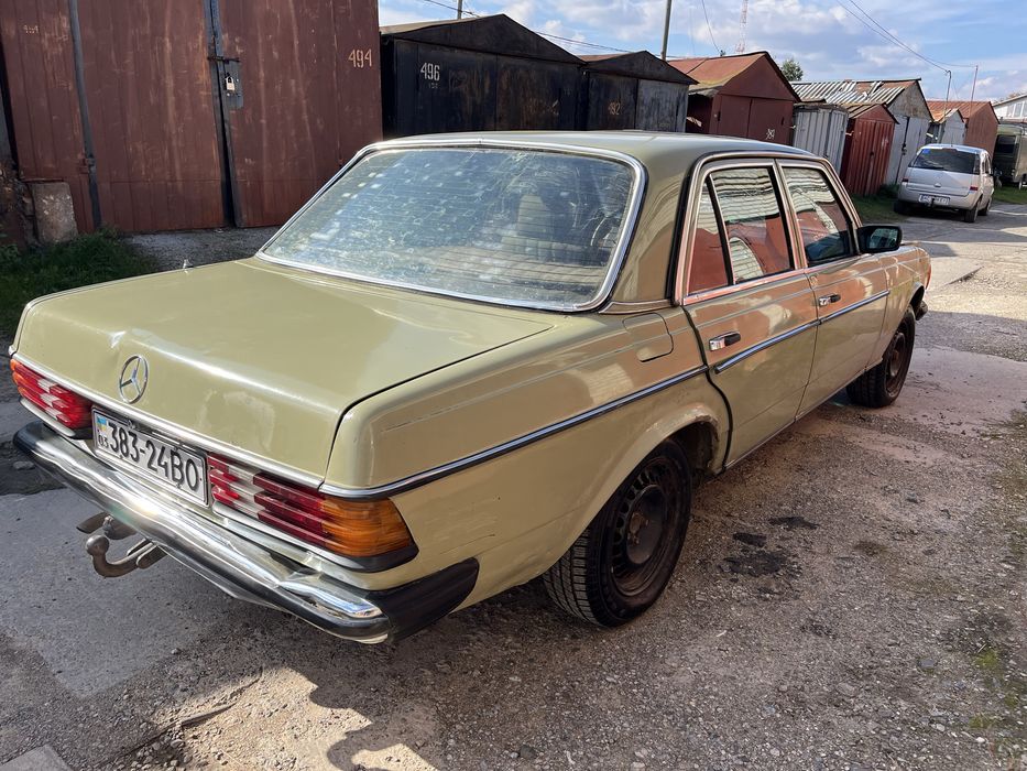 Mercedes w123 Мерседес