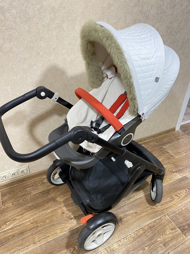 Коляска Stokke crusi с черным шасси