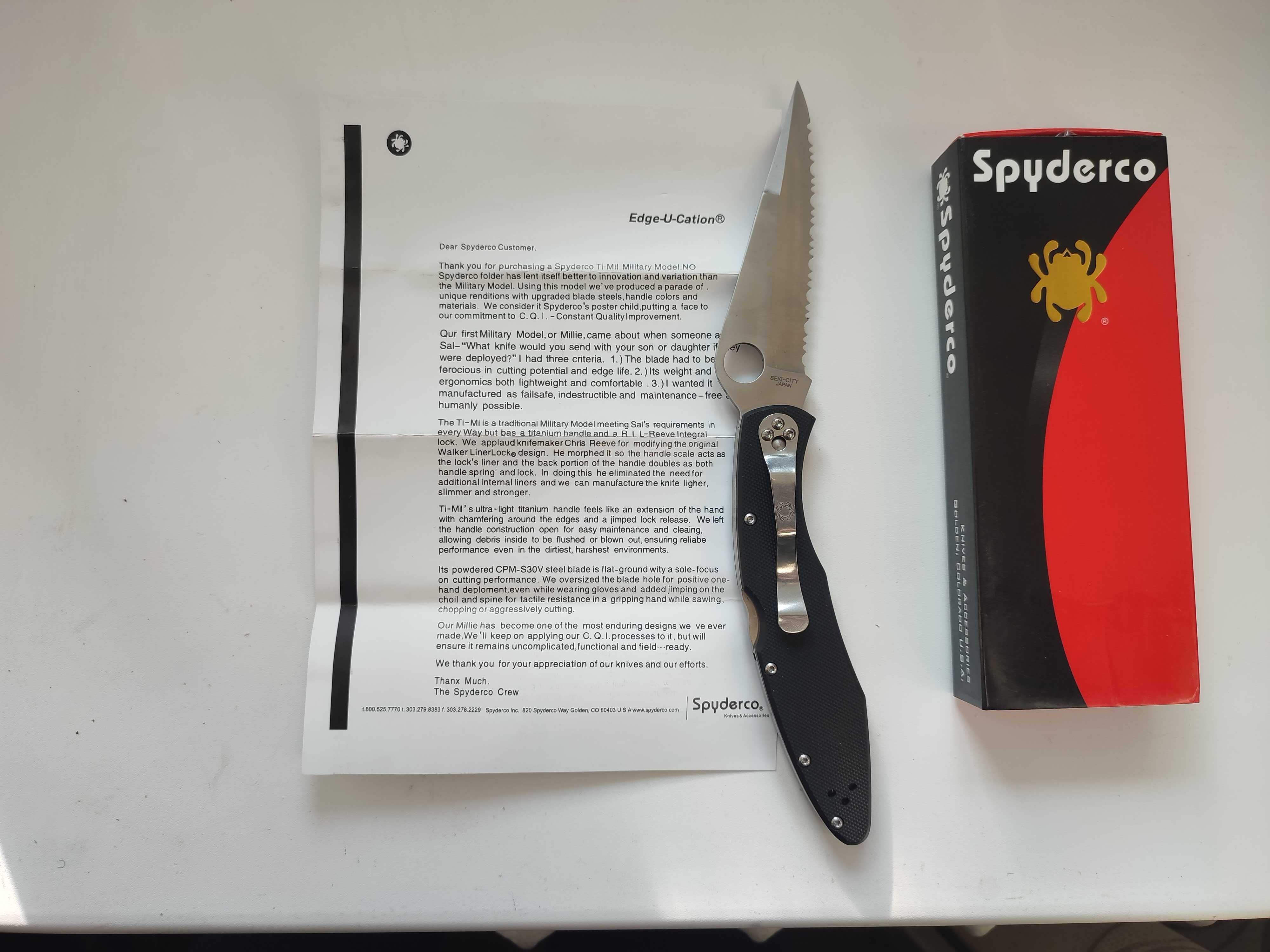 Складной карманный нож Spyderco Police C07