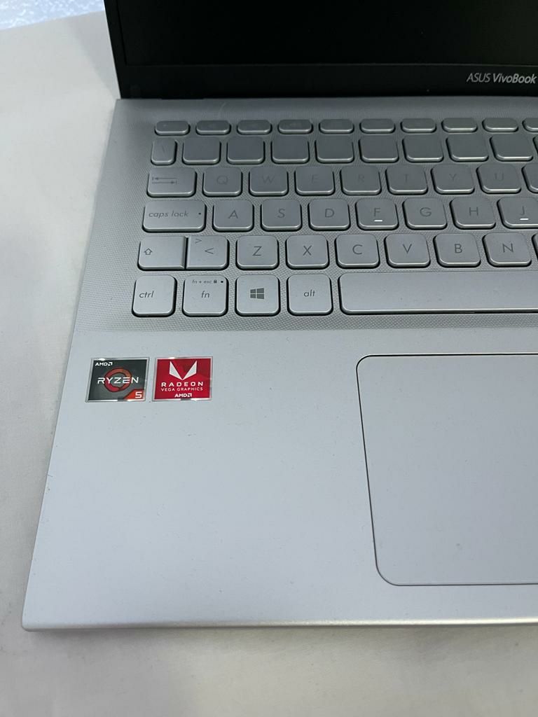 Portátil Asus Vivobook