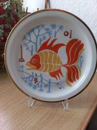 Ozdobny takerzyk deserowy,porcelana Wawel,ryba.  Wałbrzych