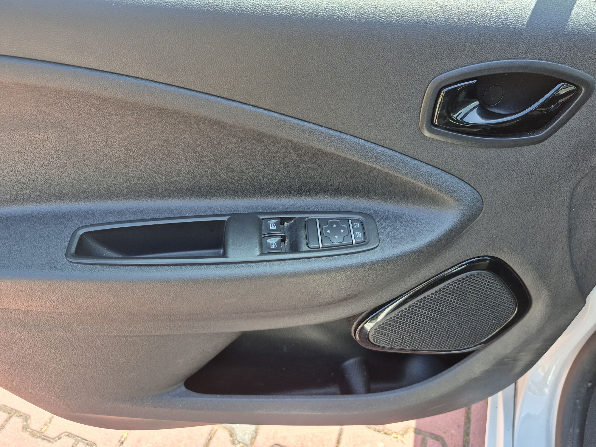 Renault Zoe 50/2020 não tem aluguer bataria