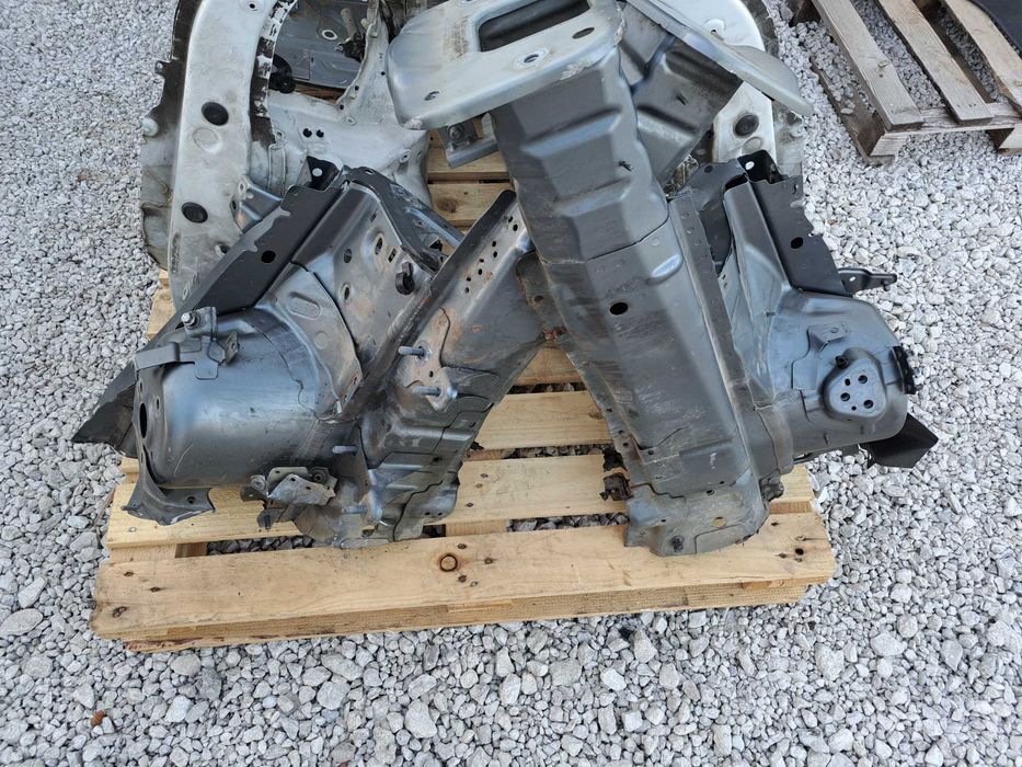 Ćwiartka Fartuch Podłużnica Strefa Lewa Przód Przednia VOLVO V40 II