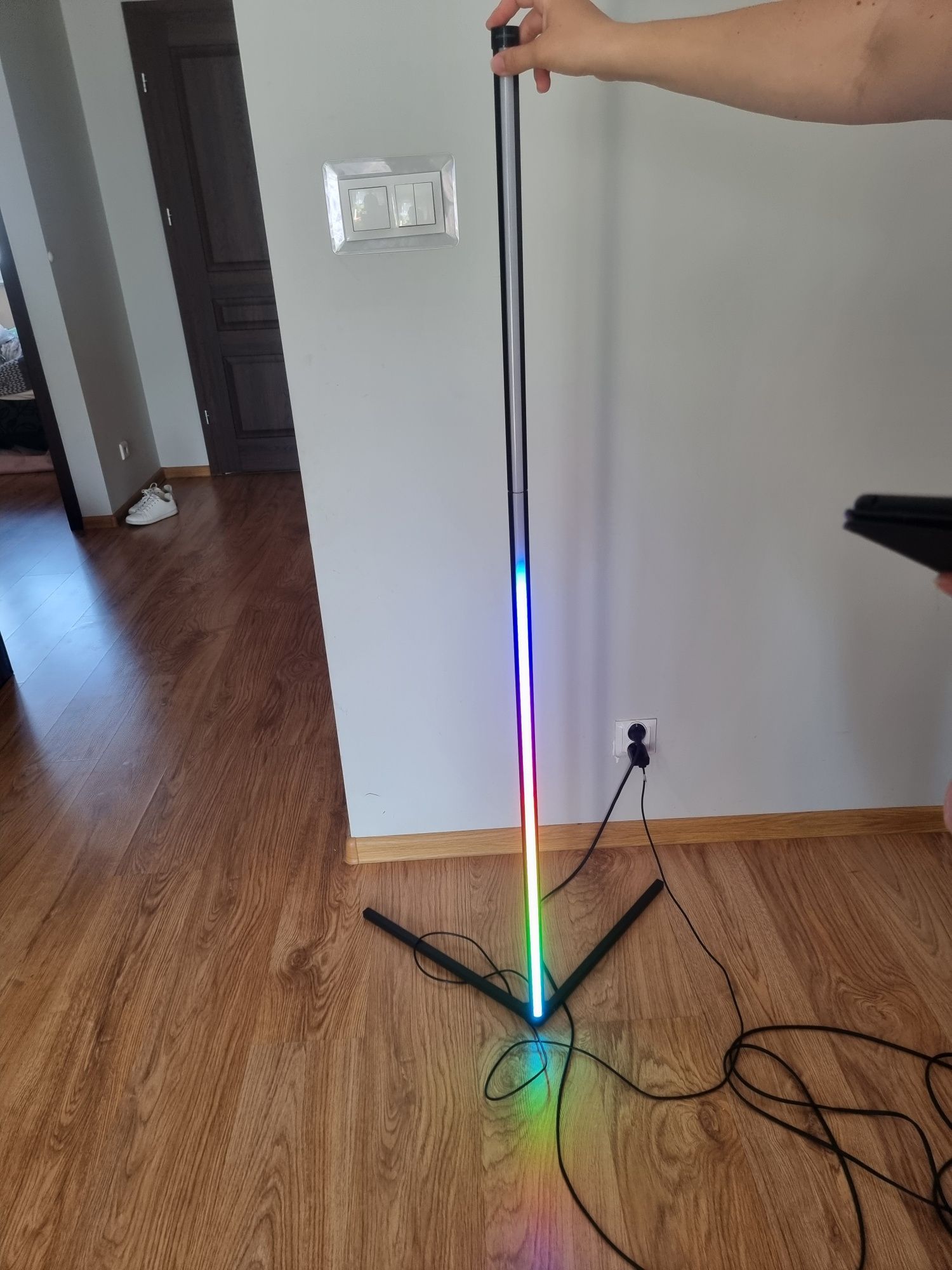 LAMPA LED GRUNDIG RGB music sensor podłogowa narożna 140 cm Pilot STOJ