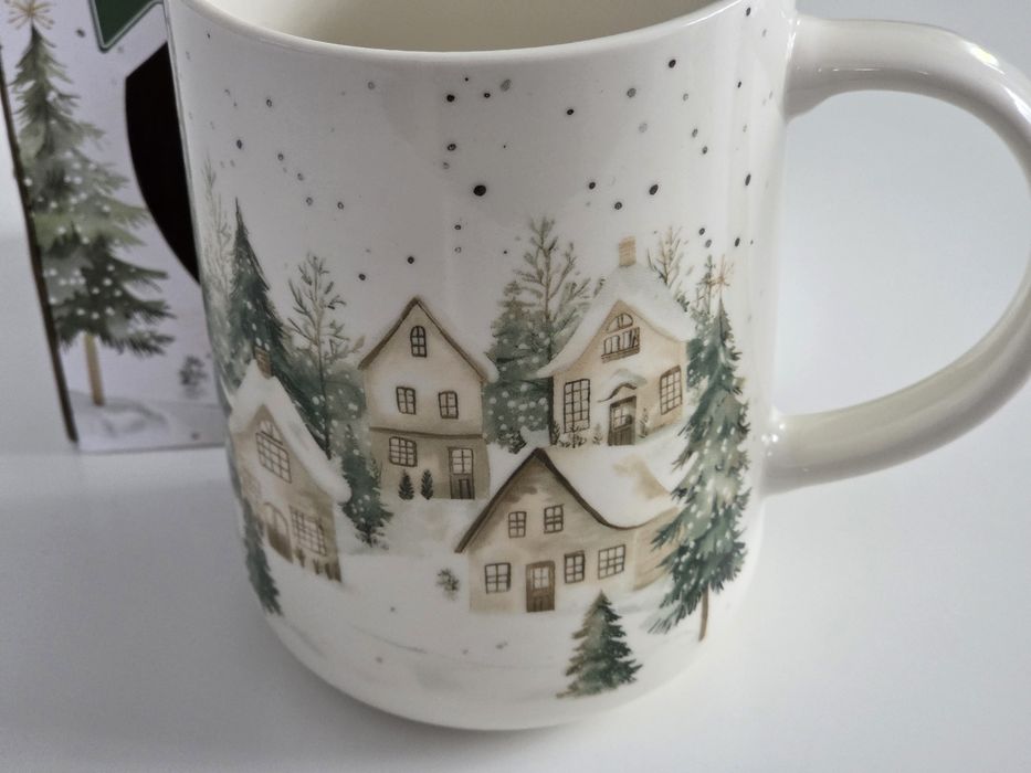 Świąteczny kubek ceramiczny 530ml Domki i choinki