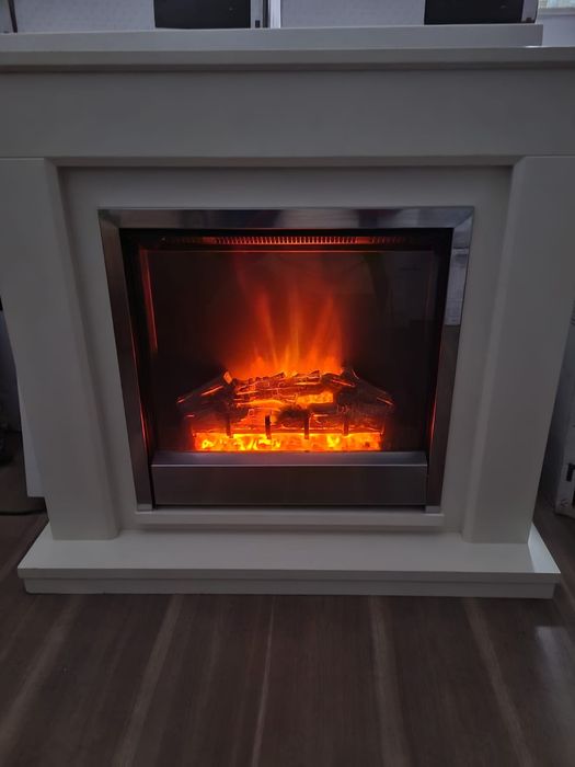 Kominek w obudowie ledowy