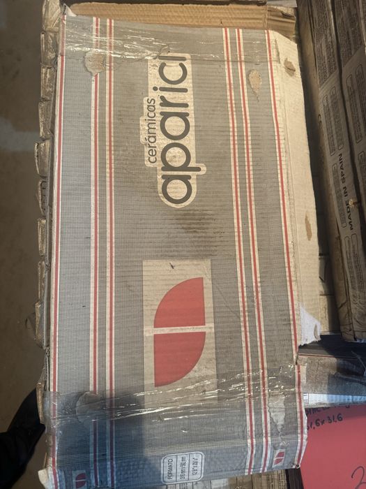 Плитка керамическая Италия новая 12 квадратов квадратной 10м