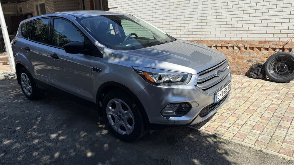 Ford escape 18 год