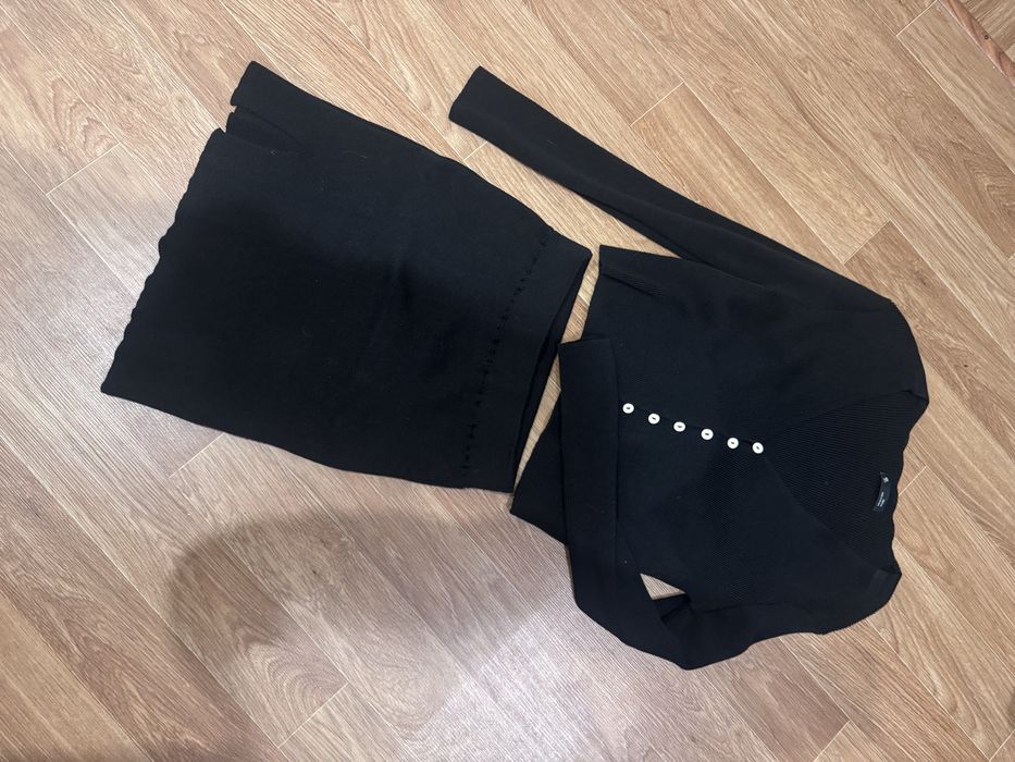 Костюм жіночий трикотажний чорний - спідниця та кофта