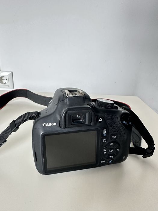 Продам фотоапарат Canon 1200d+обʼєктив 18-55