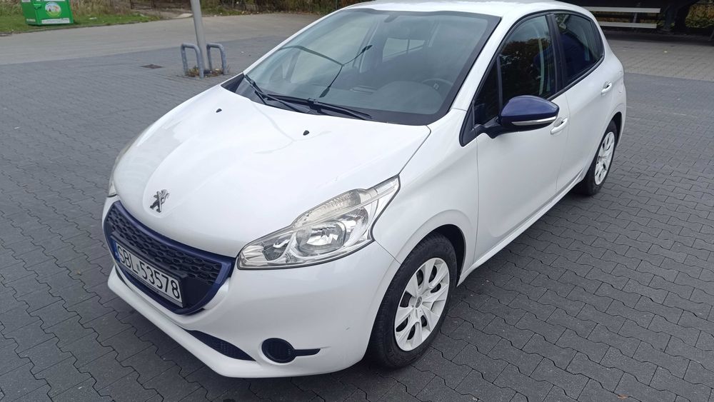 PEUGEOT 208 Benzyna 2014 rok zarejestrowany