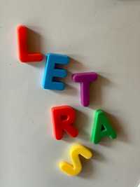 61 Letras coloridas com imanes