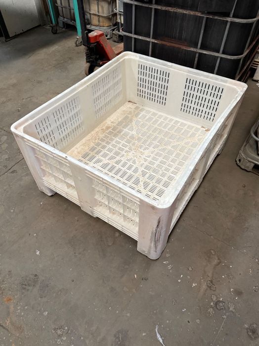 Palote de plástico branco ventilado