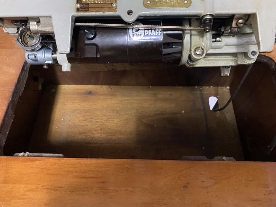 Maquina Costura PFAFF 260 automatica