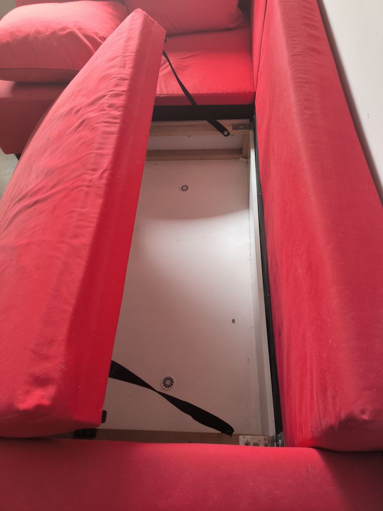 Sofá IKEA com arrumação