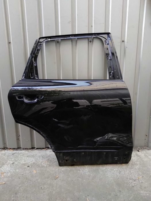 Двері задні праві на Фольксваген Touareg