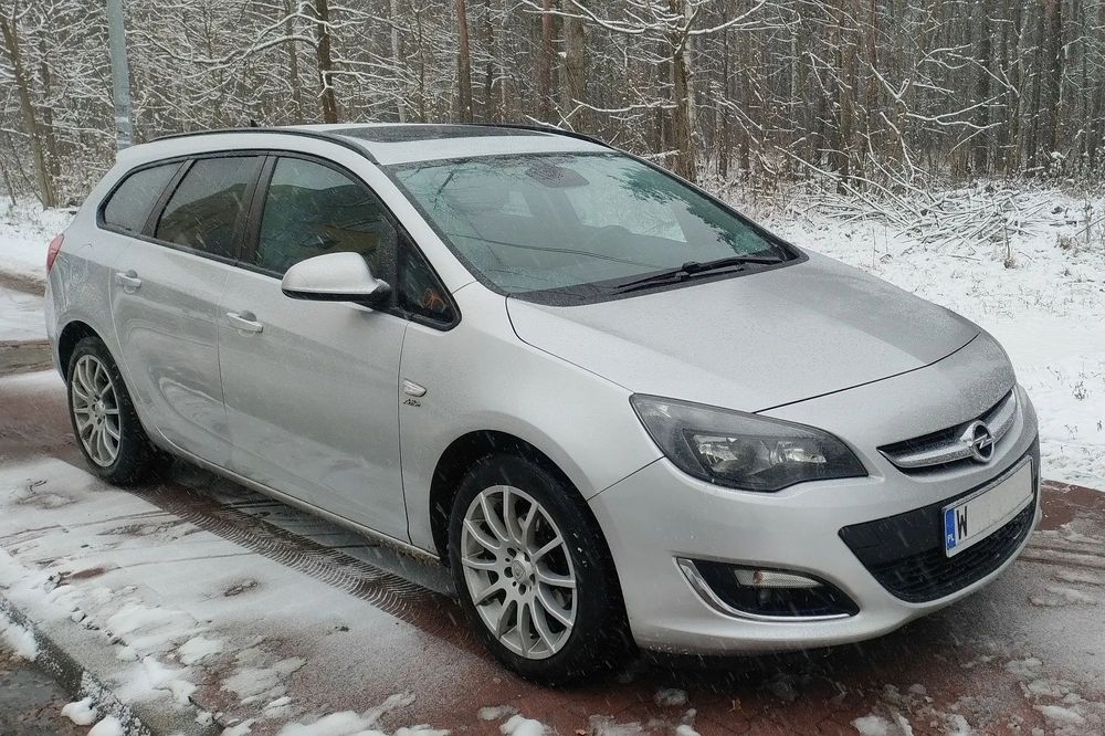 Opel Astra Astra J Sports Tourer Active 1.4T 140KM z LPG