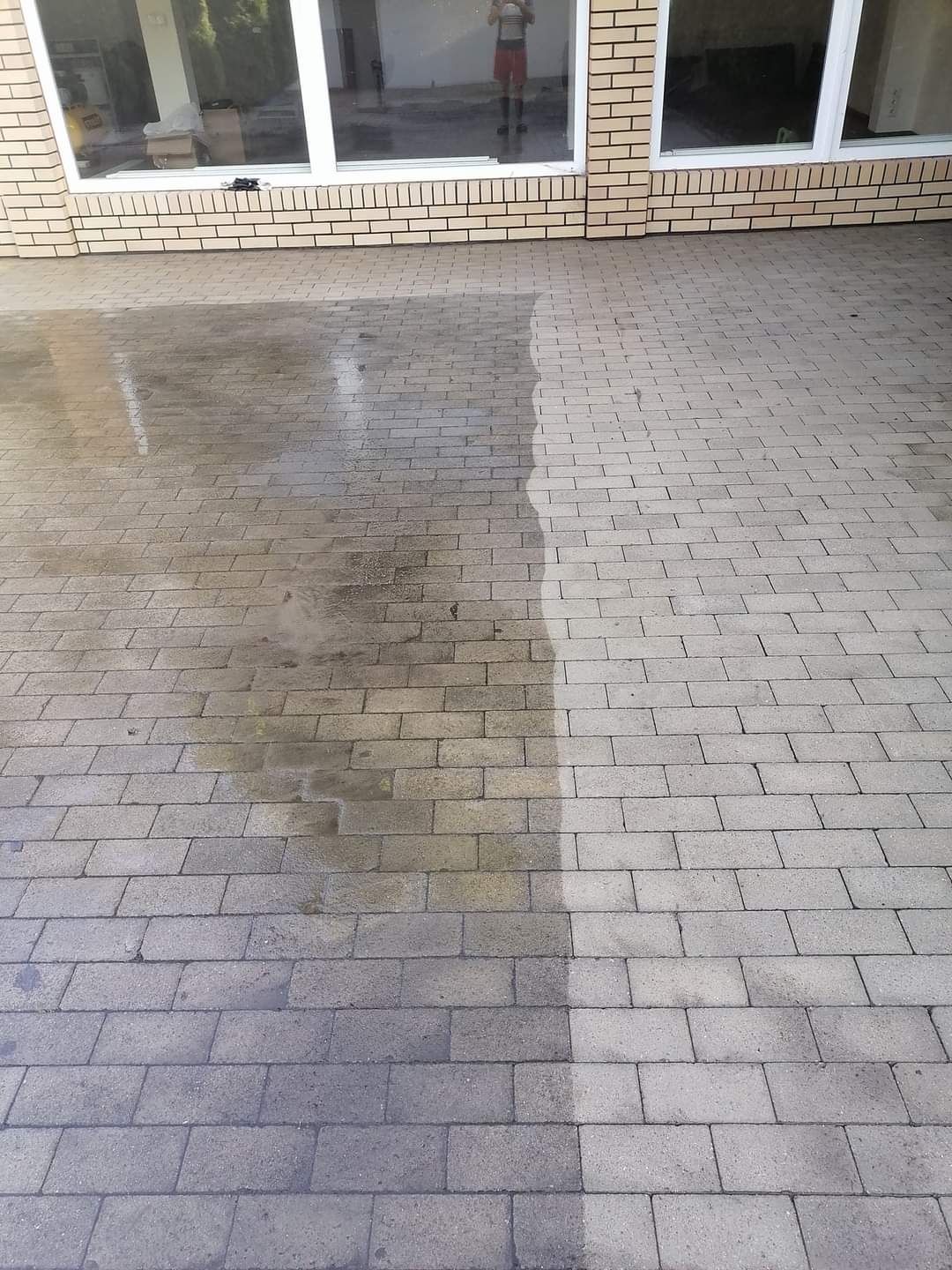 Mycie czyszczenie kostki brukowej elewacji ogrodzeń betonowych