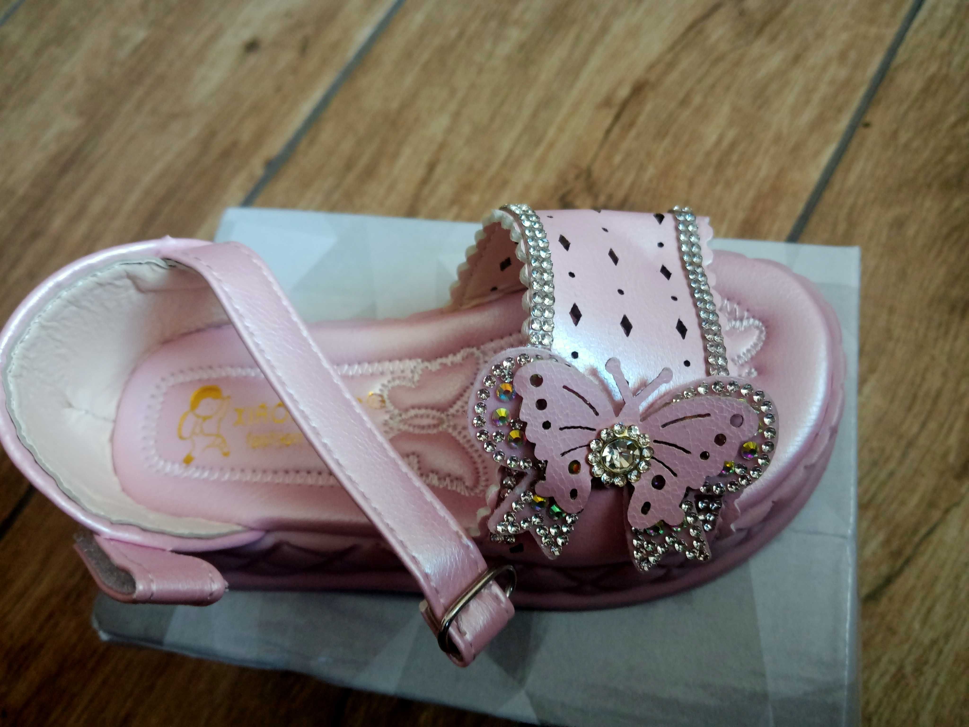 Sandałki dla dziewczynki motylek z cyrkoniami 22 różowe