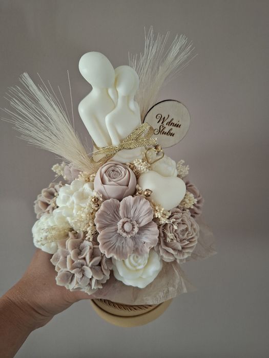 Flowerbox z młodą para ślub