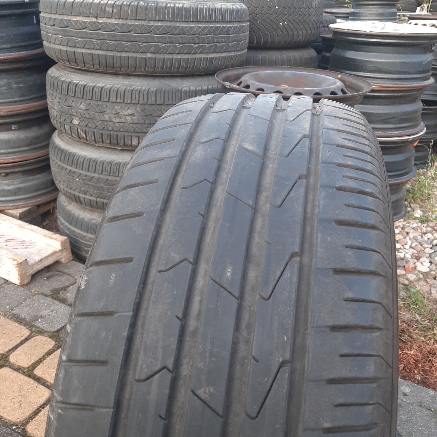 Opona Letnia Hankook 215/60R16 99H
