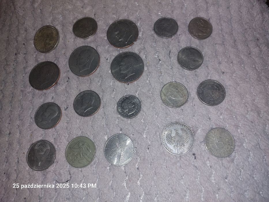 Monety uzywane różne w tym srebrne .