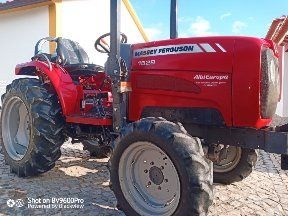 Trator Massey fergunson 1529