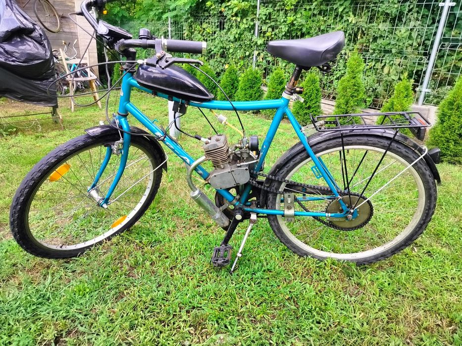 Rower z silnikiem spalinowym