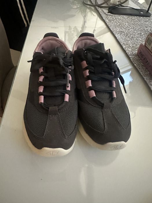 Nowe sneakersy 33 firmy 4f Noise