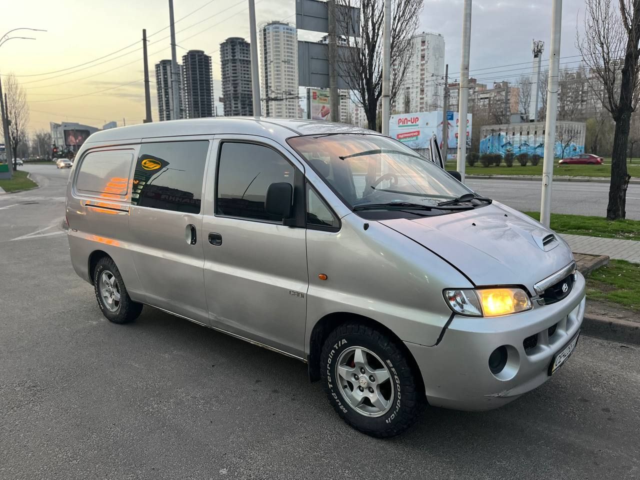 Hyundai H1 2002 год 2.5