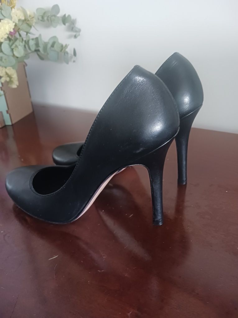 Sapatos tacão alto, da Haity, tamanho 35