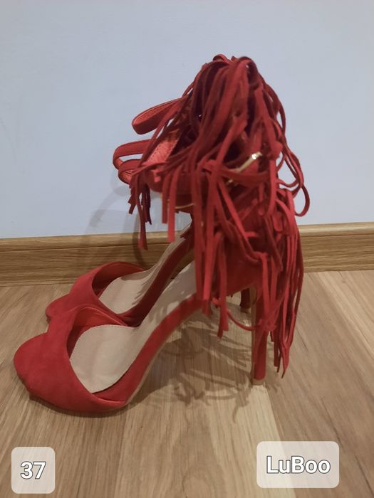 Szpilki damskie czerwone LuBoo