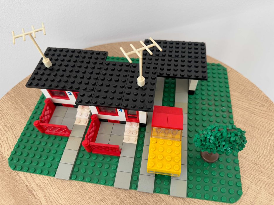 LEGO Legoland 353 Terrace House Car Garage 1972 Dom z Tarasem Auto