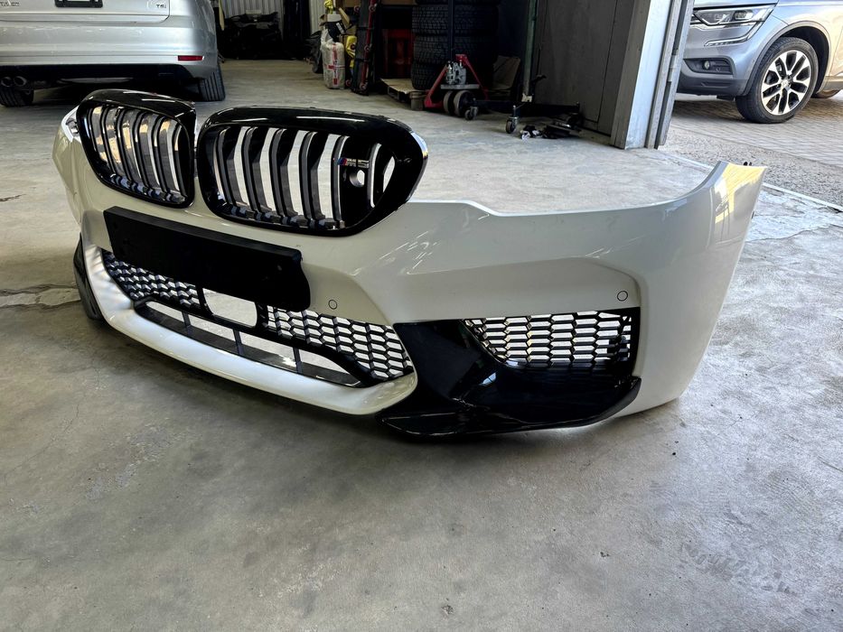 BMW M5 F90 бампер передний в сборе оригинал, решетки, ноздри