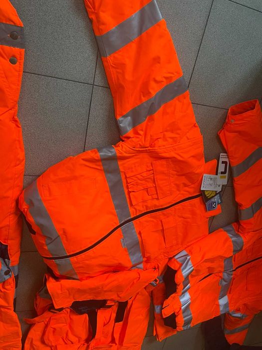 Спецодяг зимовий куртки та комбінезони професійні сертифіковані