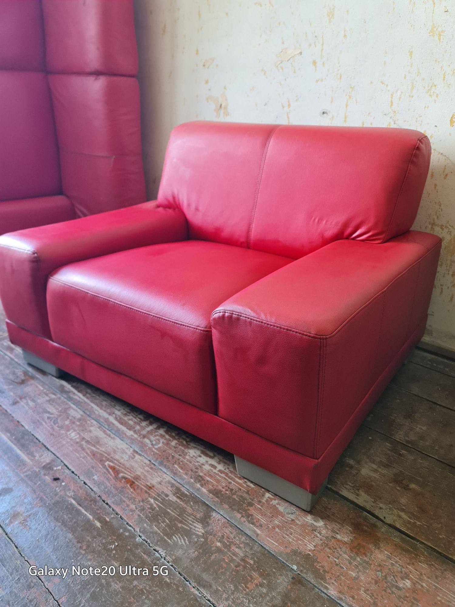 Продам диван і крісло