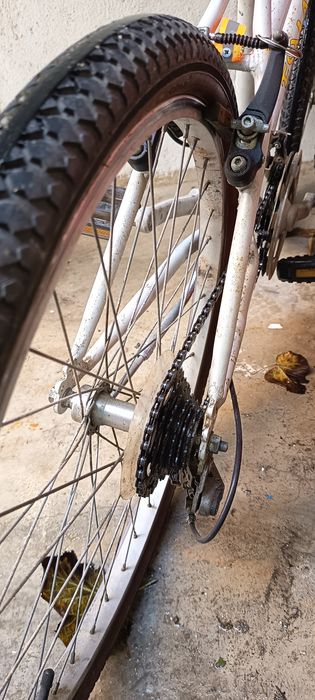 Vendo 3 bicicletas... Aro 20" , 24" e 26