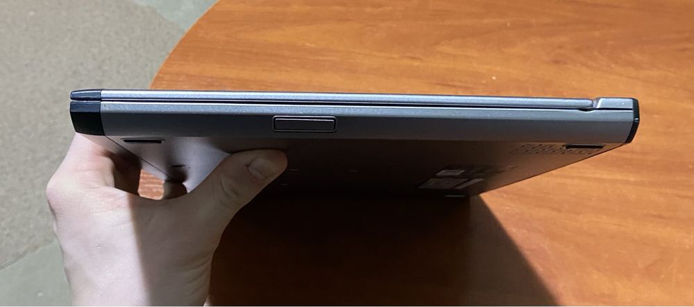 Ноутбук Dell Vostro V130 13"/ 4GB RAM/120GB SSD/i5 CPU! N2289