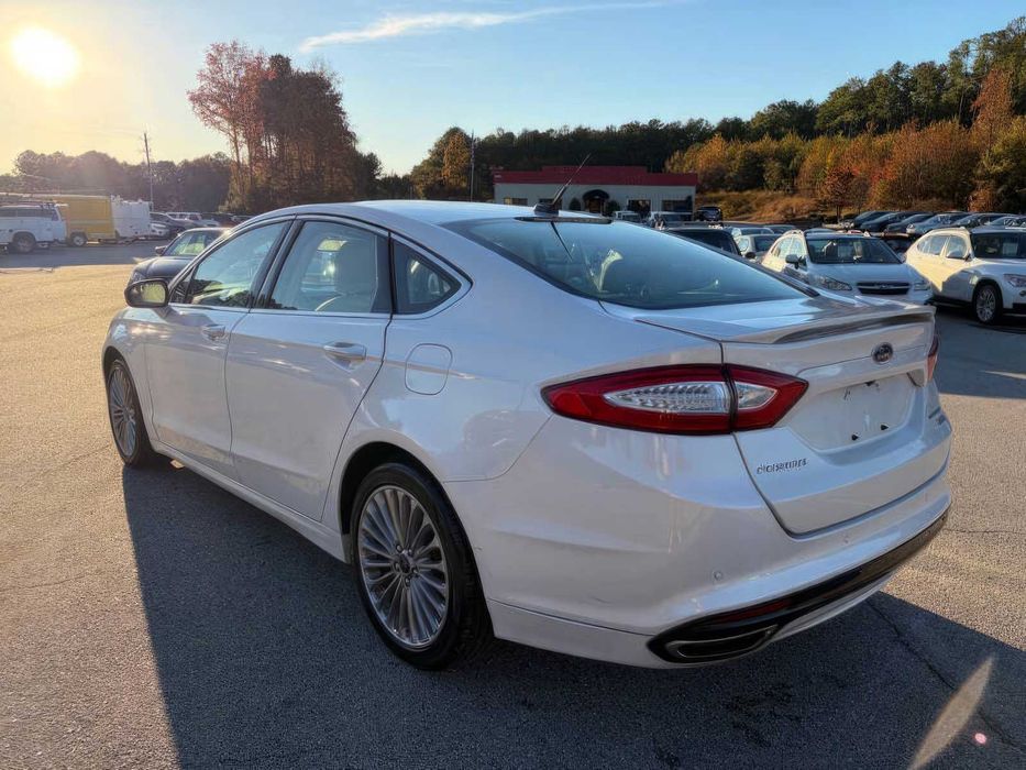 Ford Fusion Titanium      2016
