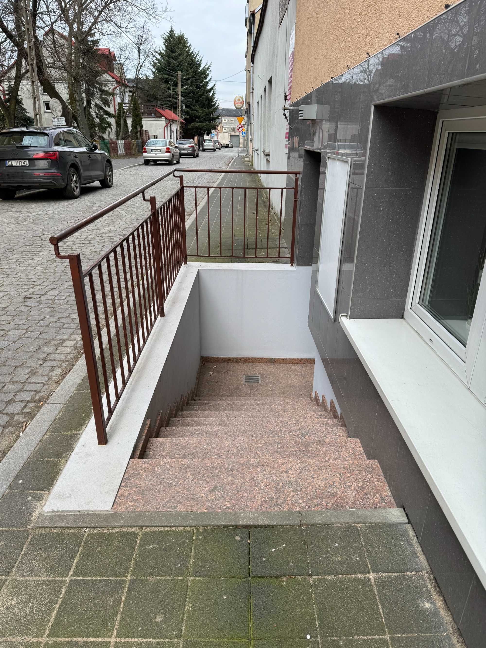 Sprzedam lokal użytkowy w centrum Łęczycy 84.70 m2