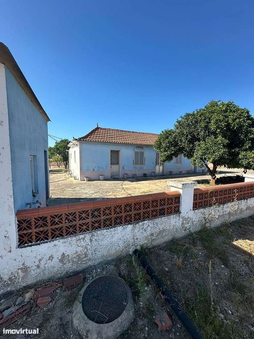 Quintinha com Moradia T2 em Foros Salvaterra