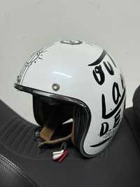 Capacete MT Helmets - branco e preto