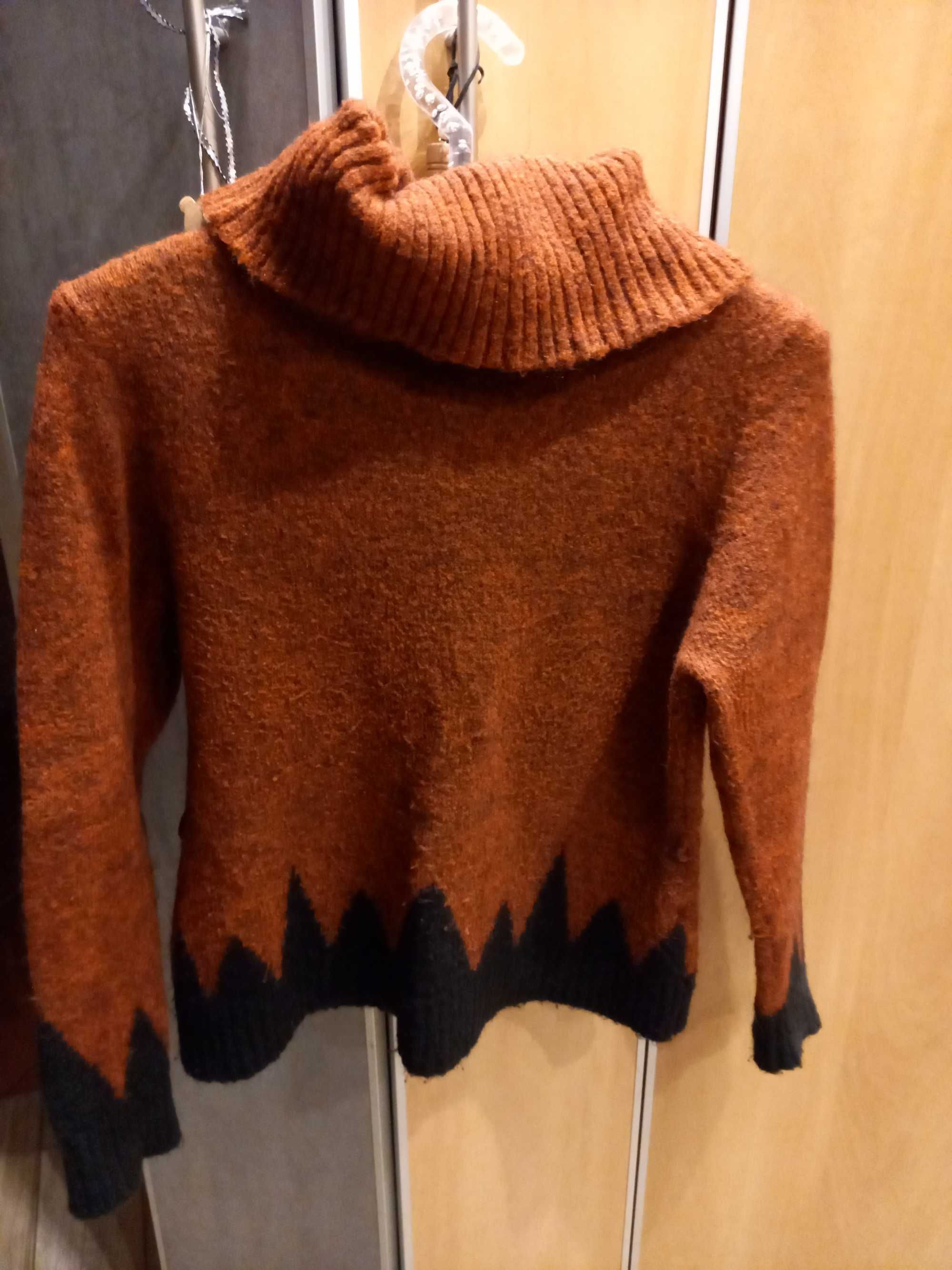 Sweterek  koloru rudego xl