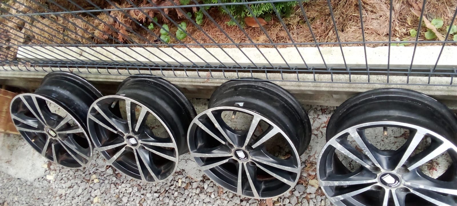 Aluminiowe  felgi 14" jezdziły w lanosie
