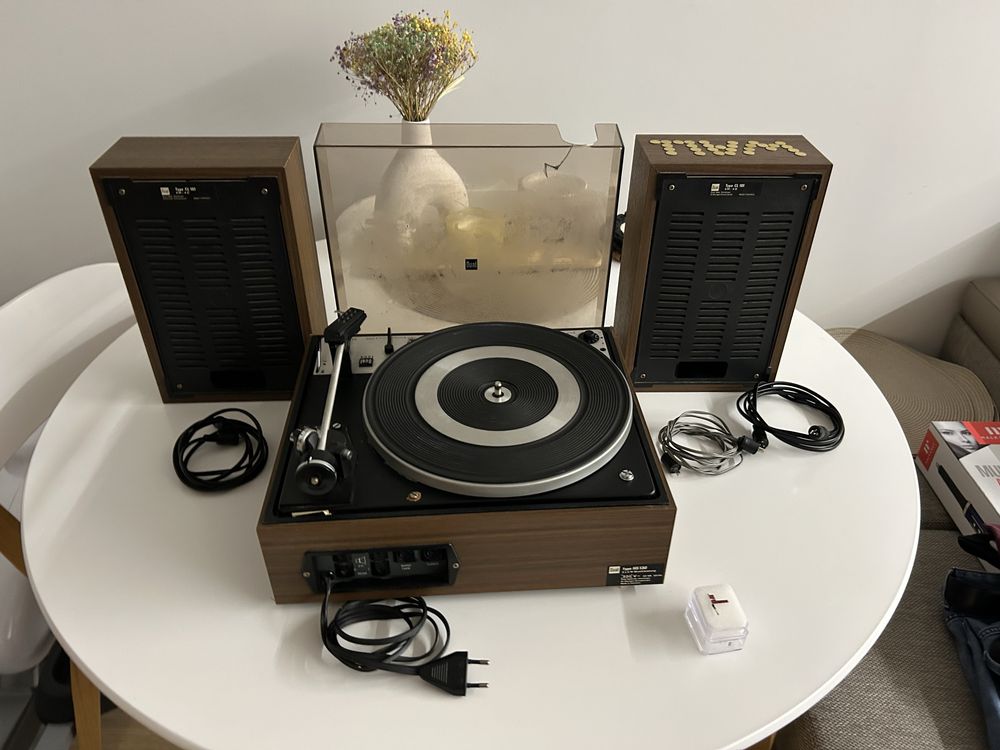 Dual HS 130 gramofon ze wzmacniaczem