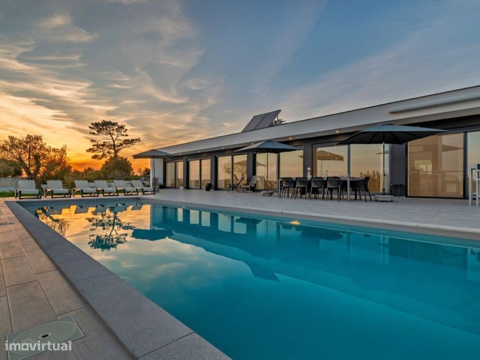 Moradia de luxo rodeada pela natureza inserida em 6920m² de terreno