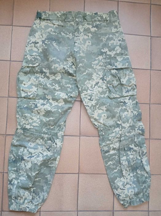 Теплые штаны  и футболки ВСУ.